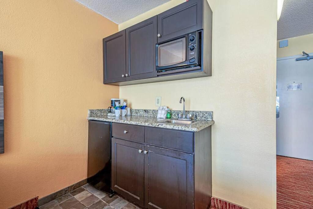 Remodeled Condo, Waterpark View At Landmark Resort شاطئ ميرتل المظهر الخارجي الصورة